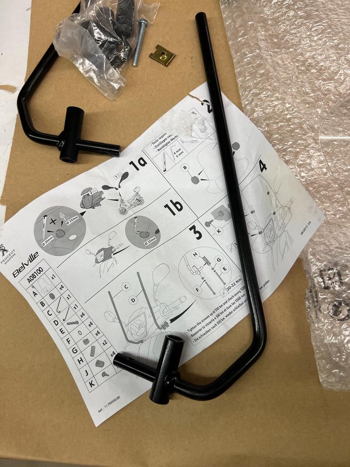 -Peugeot Belville125 200 Windschild Scheibe A08100 neu