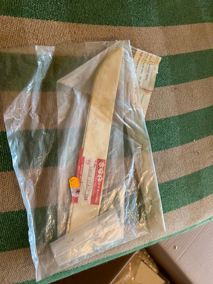 Suzuki GSXR 750 Aufkleber 68650-27A20-064