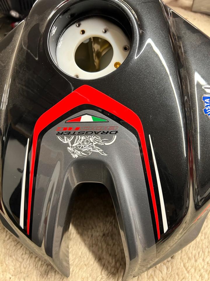 MV Agusta dragstar 800RC Tank neu 150€