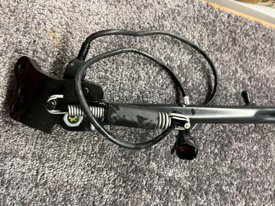 Aprilia RS 660 seitenständer komplett 70€