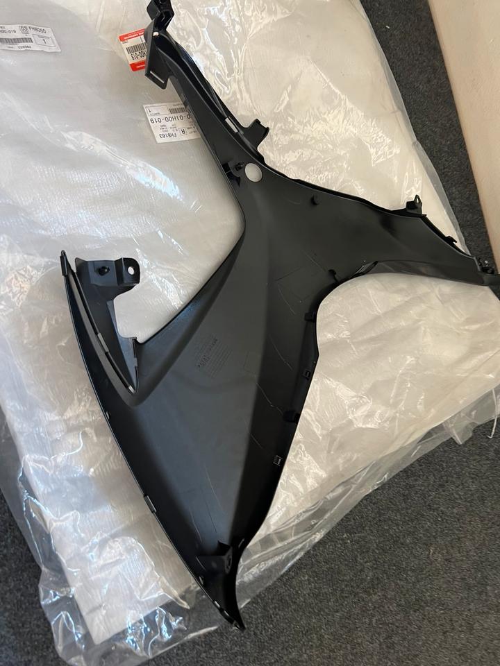 Suzuki gsxr 600 K7 Verkleidung rechts neu 94490-01H00-019