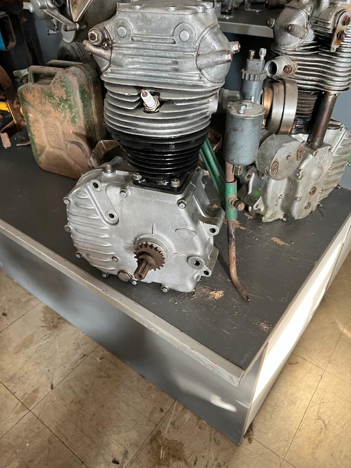 Nsu osl 250 WH Motor je 600€