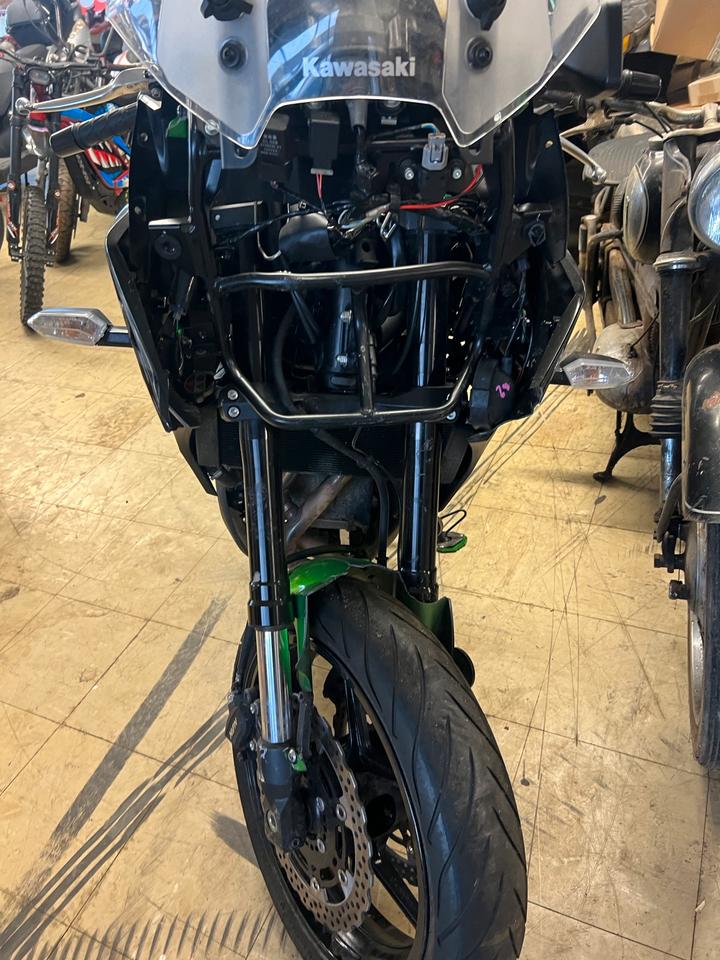 Kawasaki versys 650 2024 Unfall 3000€