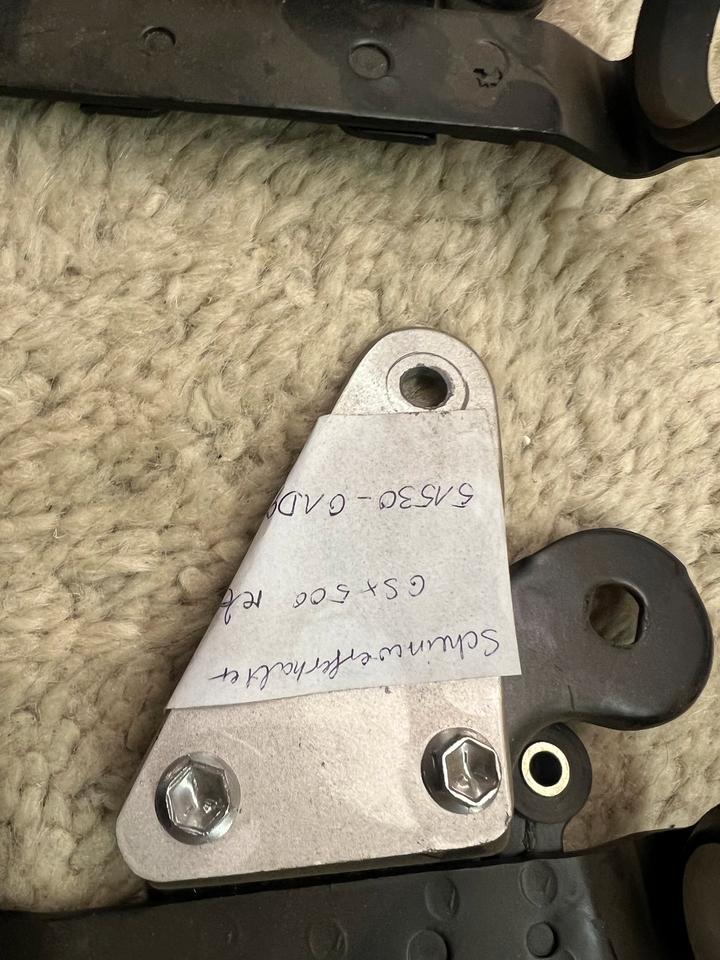 Suzuki GS 500 E Scheinwerfer Halter neu suzuki 51530-01D91