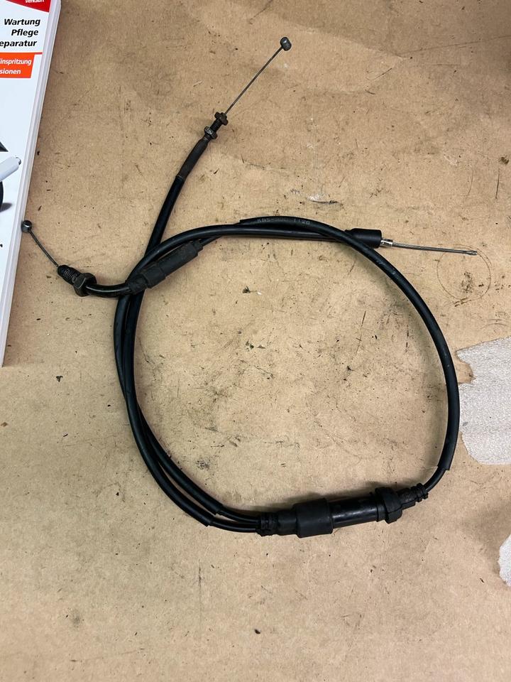 Honda nsr 125 jc 22 gaszug komplett 20€