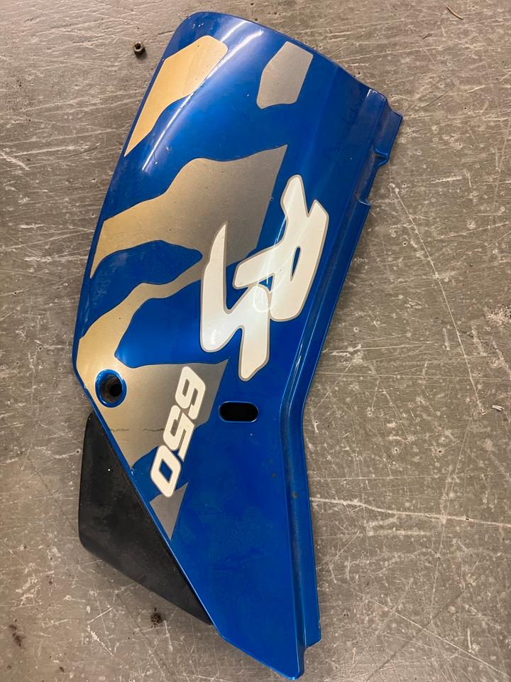 Suzuki DR650 RS Seitendeckel hinten rechts 40€