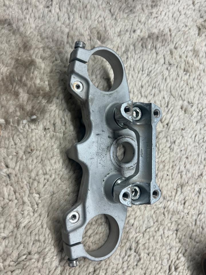 Ktm rc 125 gabelbrücke top 60€