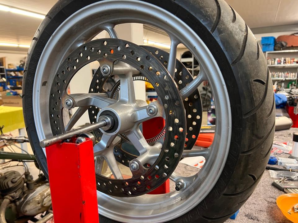 Bmw k 1200 S Felge Bremsscheibe vorne 3.30-17 250€