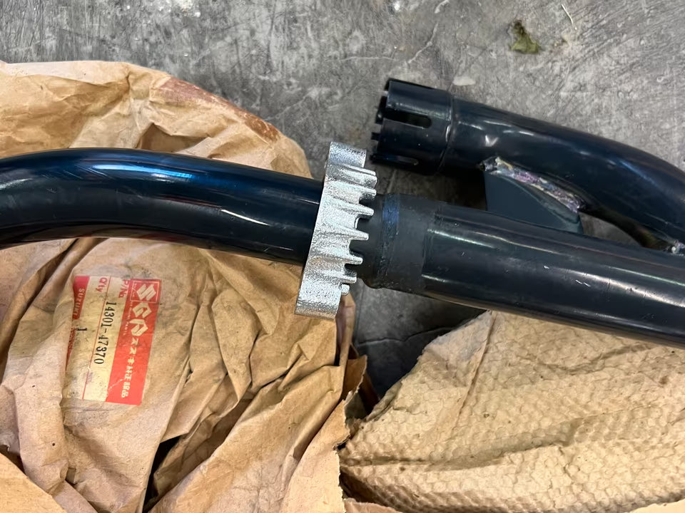 Pot d'échappement Suzuki GS 550 – neuf d'origine (14301-47370)