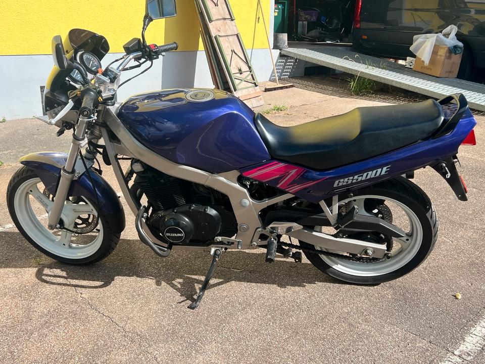 Suzuki GS 500 E in Teilen zu verkaufen