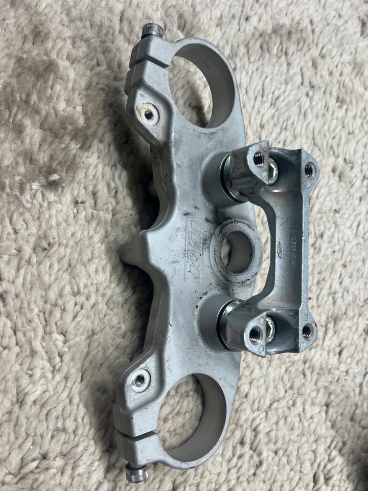 Ktm rc 125 gabelbrücke top 60€