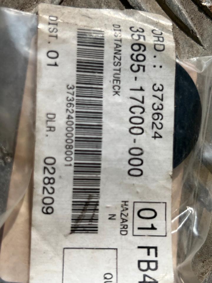 Suzuki GS 500 E Distanz Stück Gummi 35695-17C00-000