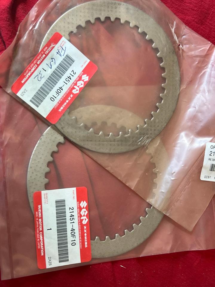 Suzuki GSXR 1000 K1 Kupplung 21451-40F10-000 2 Stück