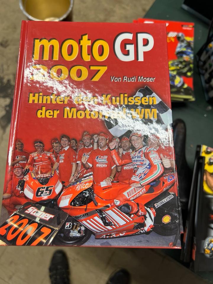 Moto gp 2007 Buch 5€