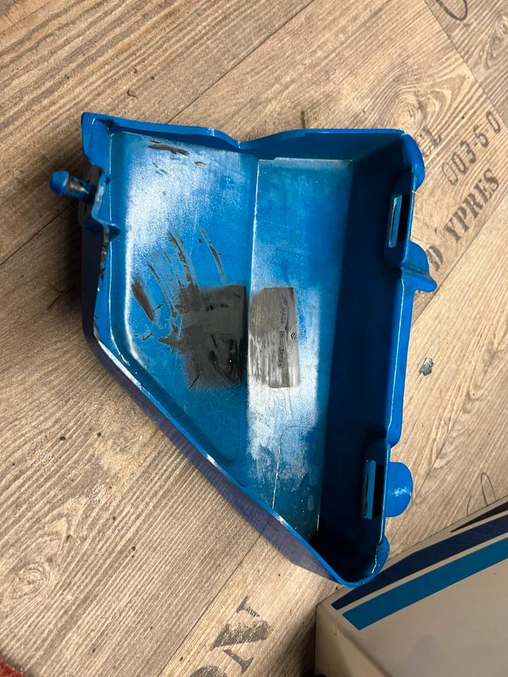 Suzuki GT 250 X7 Seitendeckel rechts 40€