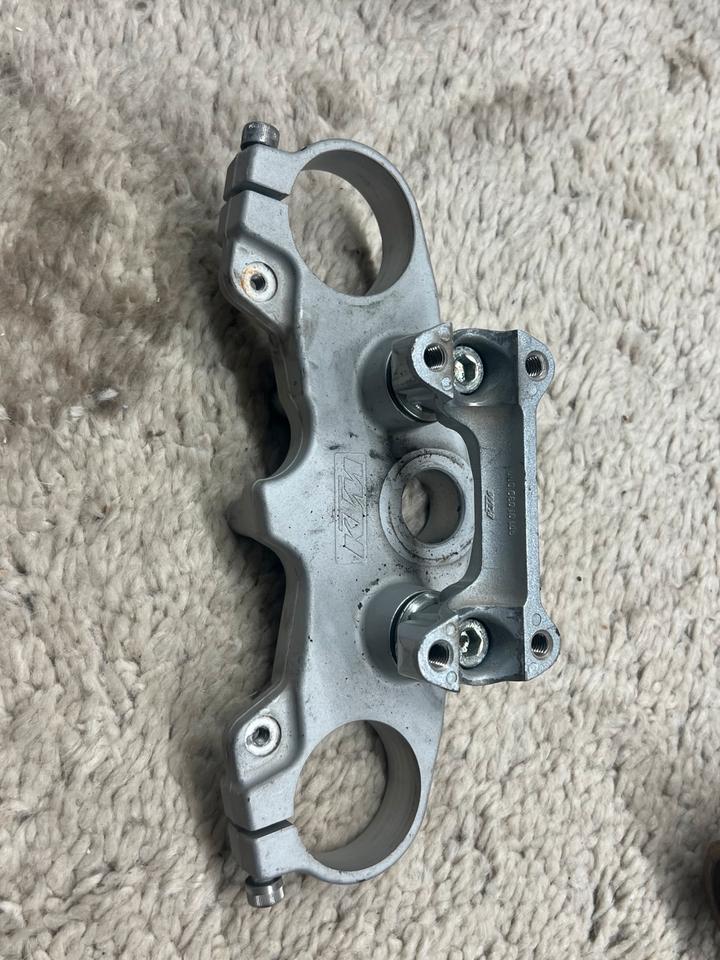 Ktm rc 125 gabelbrücke top 60€