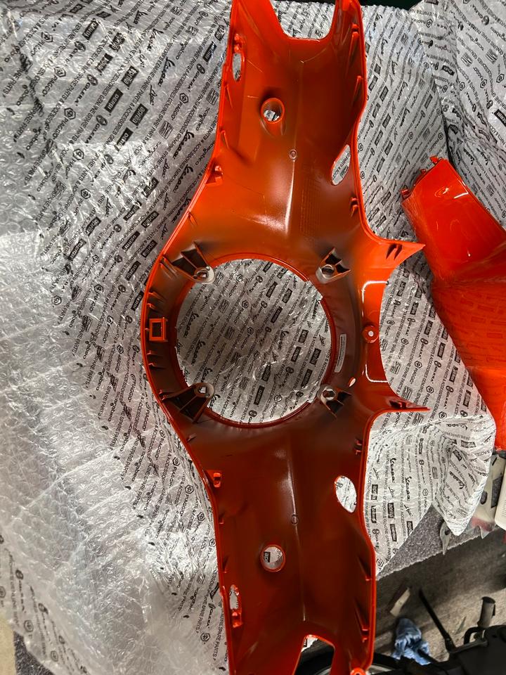 Vespa GTS 125 E5 Super 1B011175000A11Sport-Super Tech Verkleidung