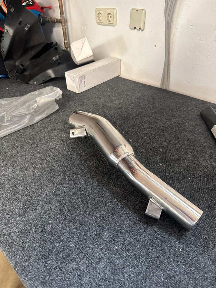 Suzuki Bandit N600 Edelstahl Verbindungsrohr sebring