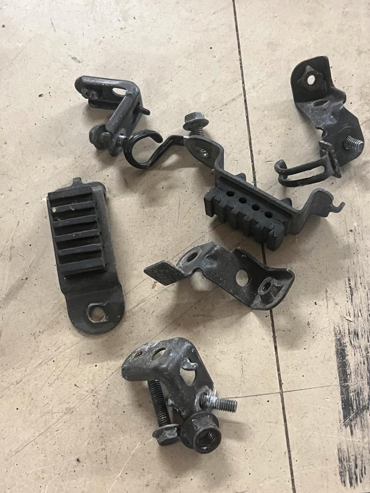 Suzuki TL1000R Verkleidungshalter Tank 22€