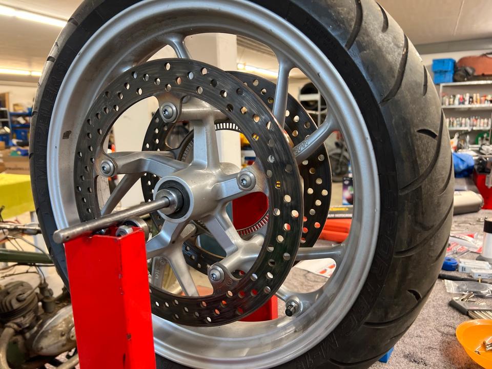 Bmw k 1200 S Felge Bremsscheibe vorne 3.30-17 250€
