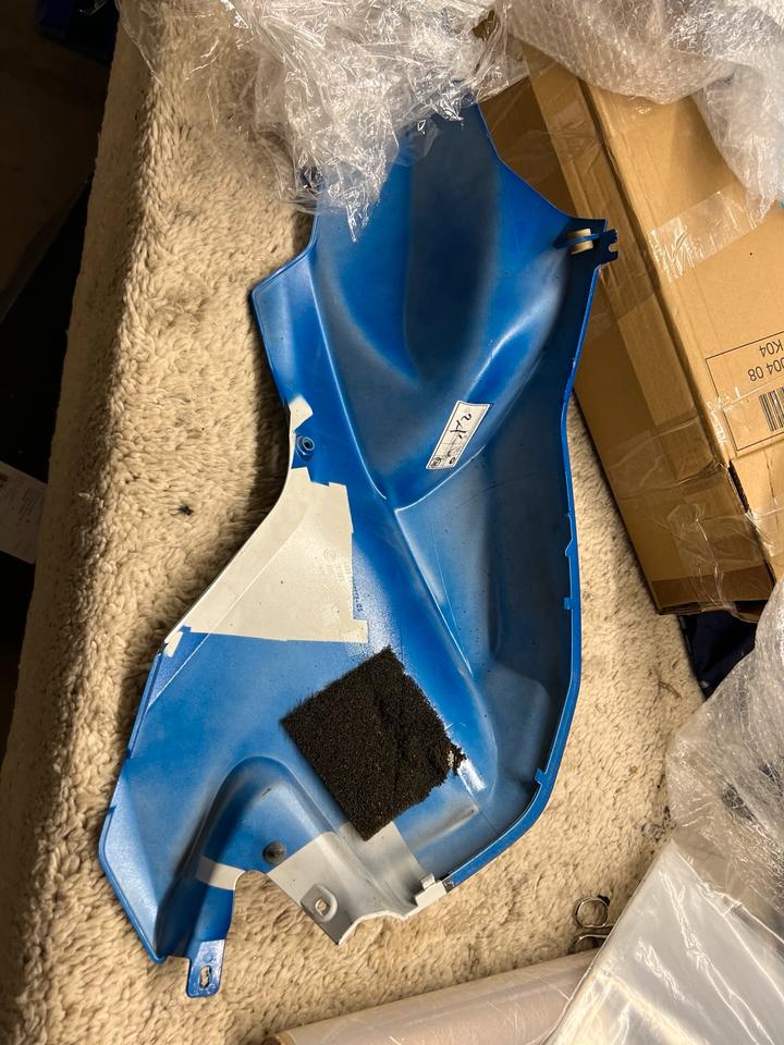 Bmw K 1200 S Verkleidung Seitenteil rechts blau 90€