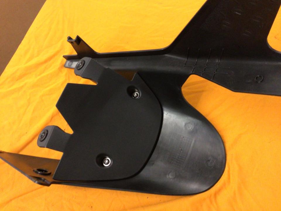 Ktm rc 390 2022 Kettenschutz spritzschutz neu 30€