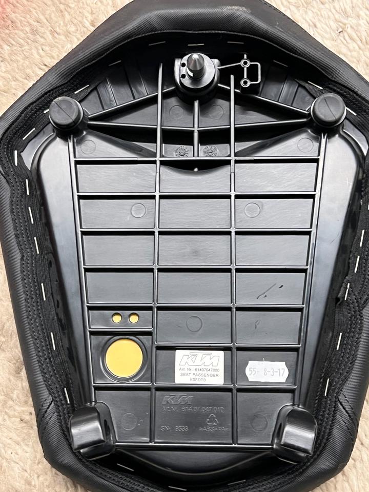 Super Duke 1290 Sozius Kissen 2017-2018 (614.07.047.010)