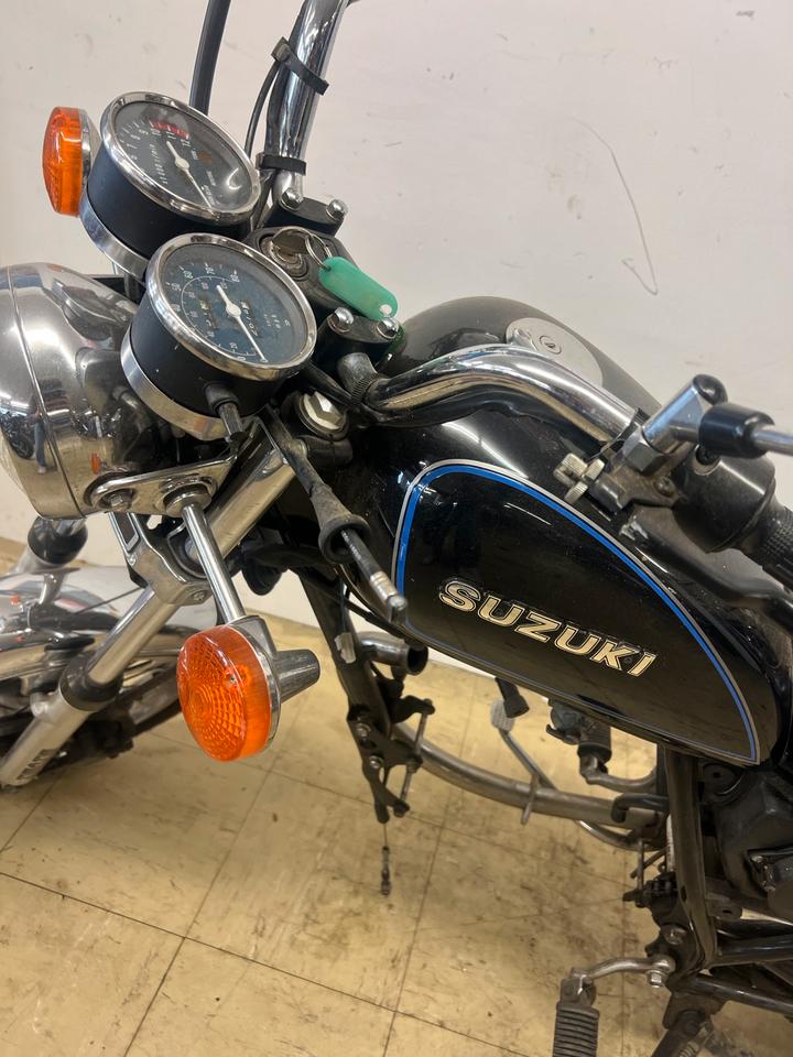 Suzuki GN 125 in teile zu verkaufen