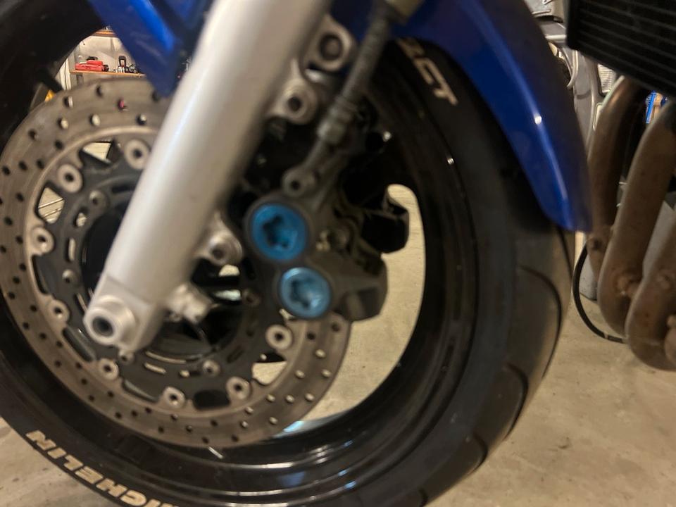 Yamaha r6 typ rj03 Bremssattel vorne bremszange links rechts 110€