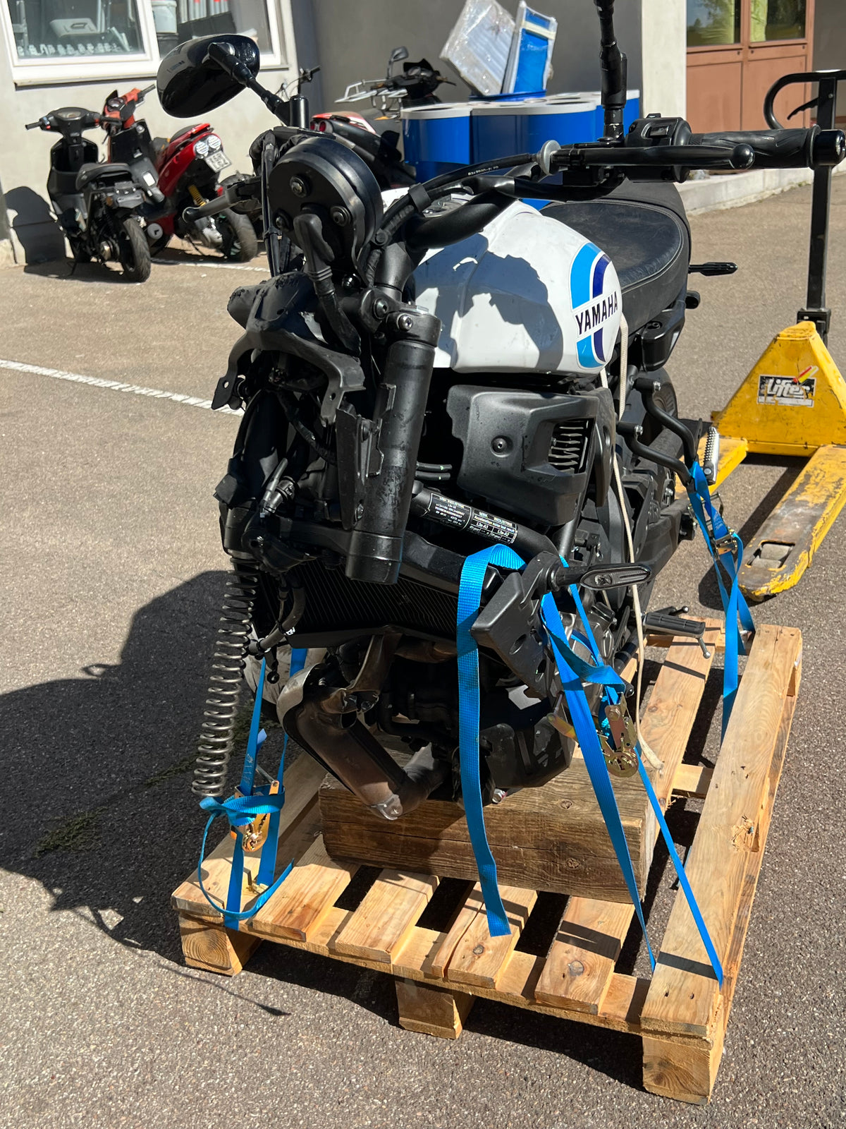 Yamaha XSR 700 Unfall von 2024 2500€