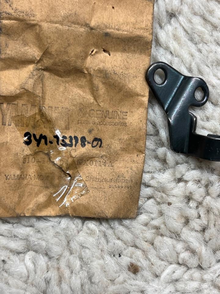 Yamaha XT 250 Halter Kupplungszug YAMAHA 3Y1-15378-01