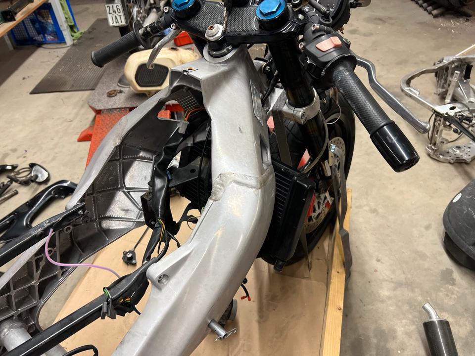 Aprilia RS 125 Modell zd4mp rotax 122 in Teilen