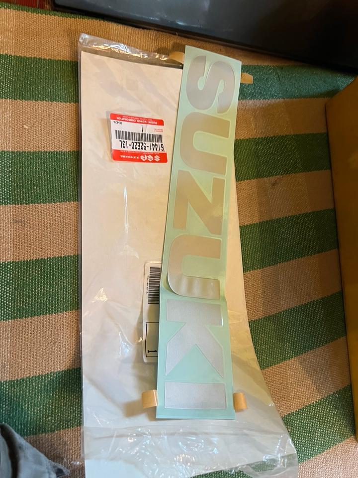 Suzuki GSXR 600 750 1000 Aufkleber 61441-92E20-13L