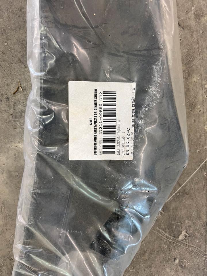 Suzuki AP 50 Verkleidung neu 4721109EH0-GE2 20€