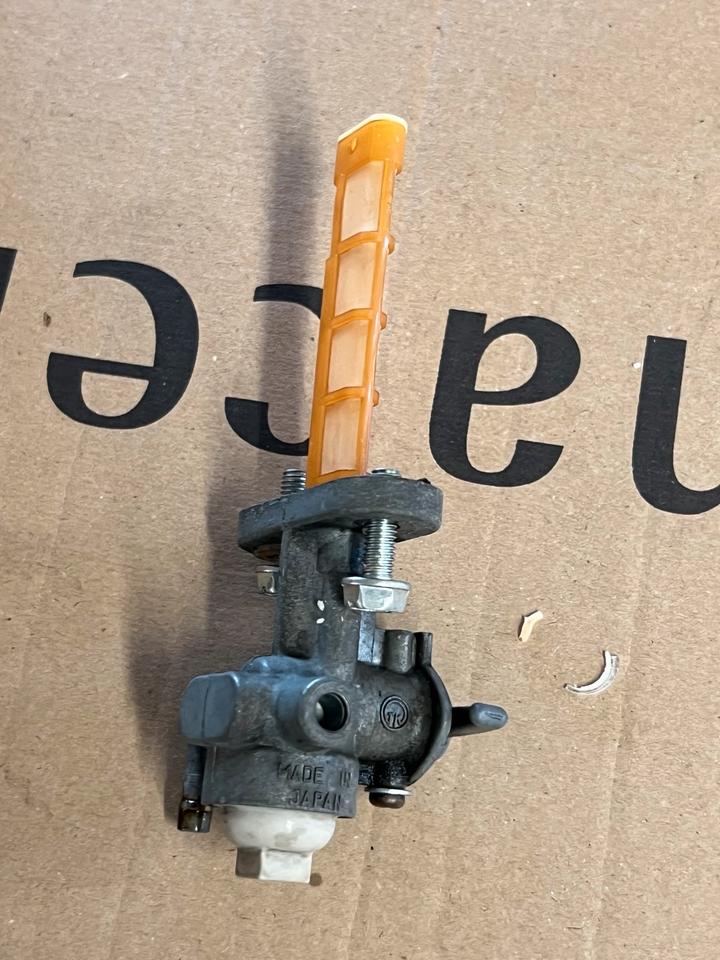 Suzuki GN 125 Benzinhahn 32€