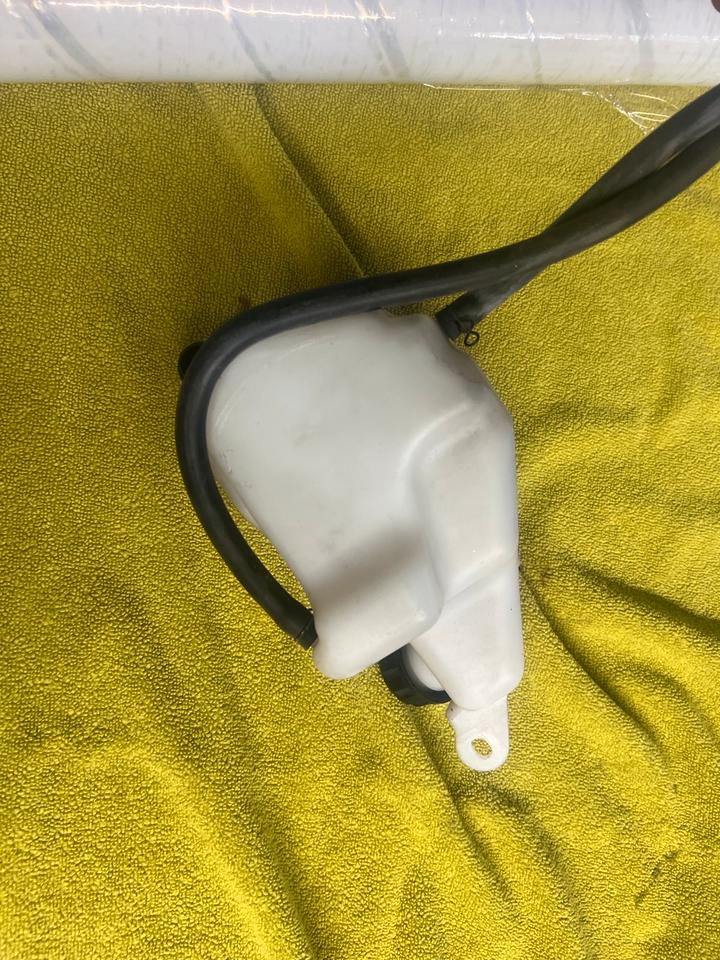 Kawasaki Z 1000 Ausgleichs Behälter kühler 10€