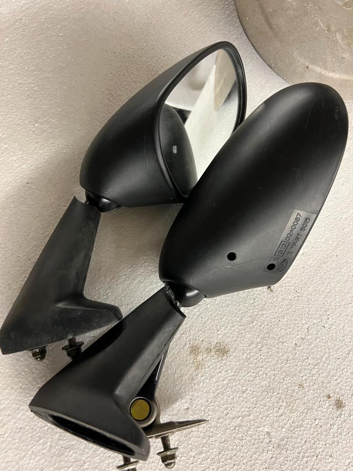 Yamaha R6 typ RJ03 Spiegel Rechts. 40€