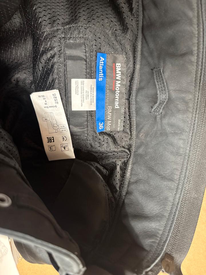 Schwarze Motorradhose mit Protektoren 76 11 8 553 310