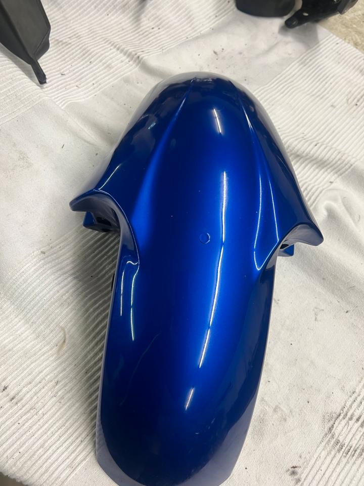 Kotflügl vorne Yamaha r6 typ rj03 top Zustand 80€