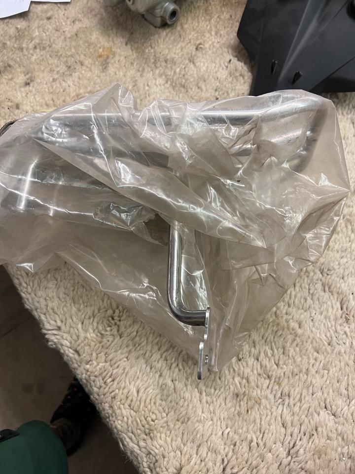 Yamaha XVS 650 Gepäckträger Chrom neu 60€