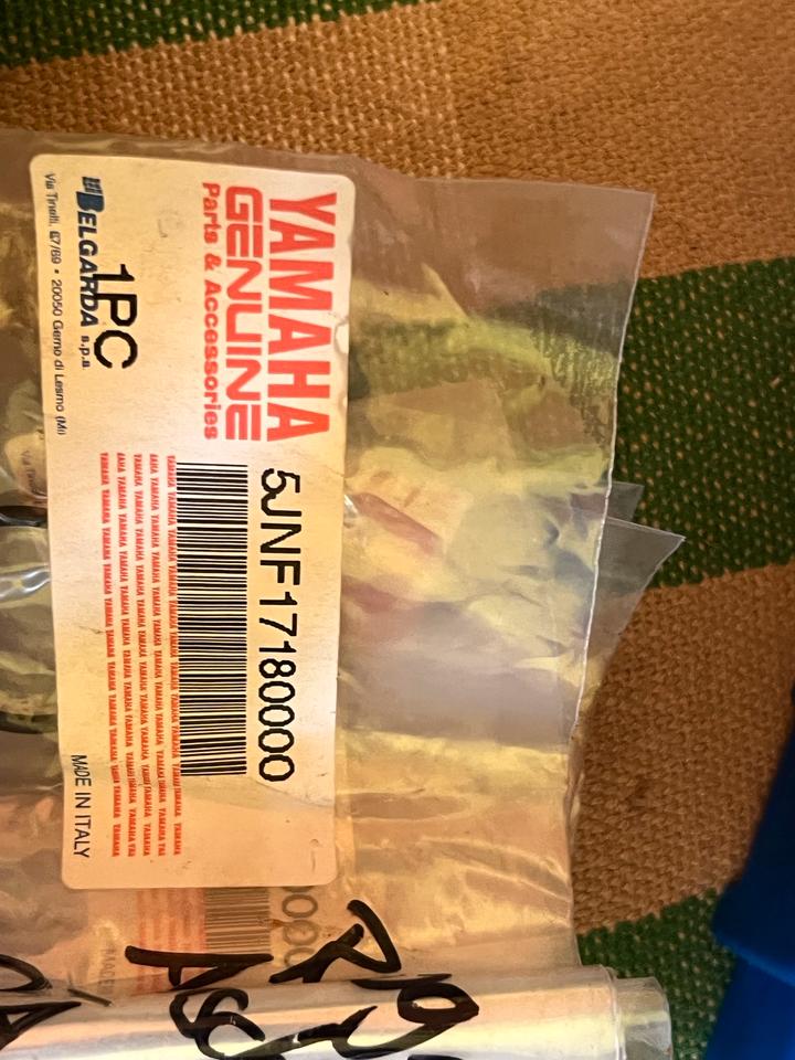 Yamaha BT 1100 Gummi Abschlag rahmen 5JNF17180000 neu
