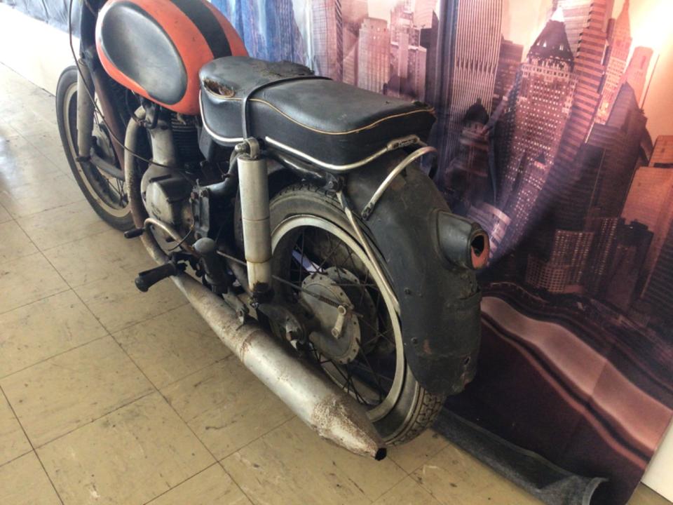 Victoria Parilla 175 KR 17 2500€