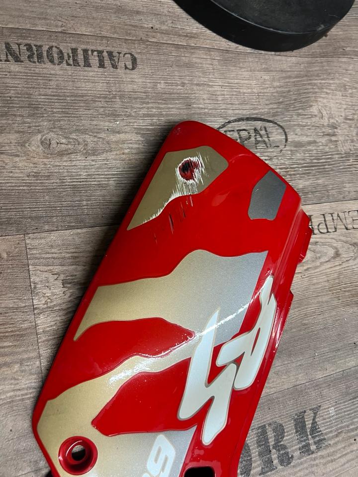 Suzuki DR 650 RS Verkleidung rechts 25€