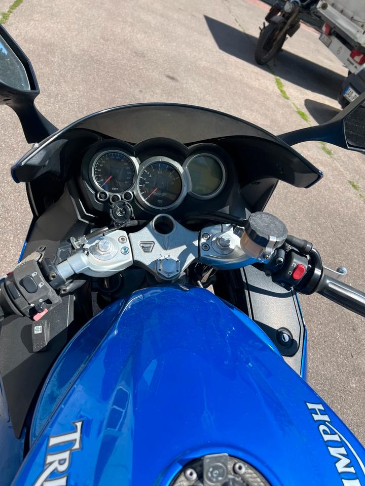 Triumph Sprint 1050 ST Unfallfahrzeug