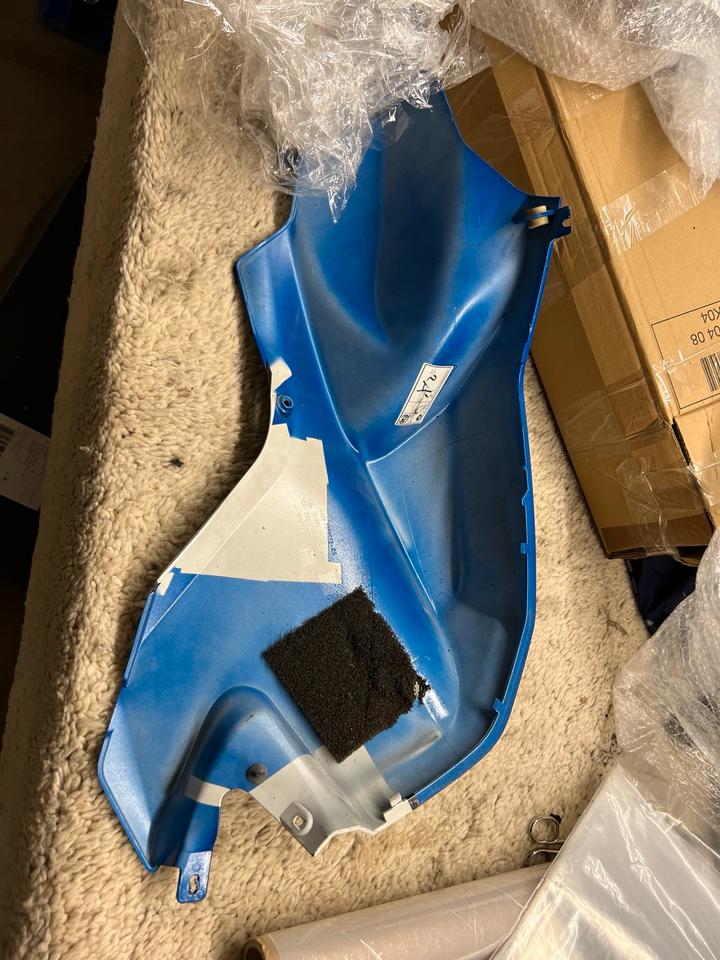 Bmw K 1200 S Verkleidung Seitenteil rechts blau 90€