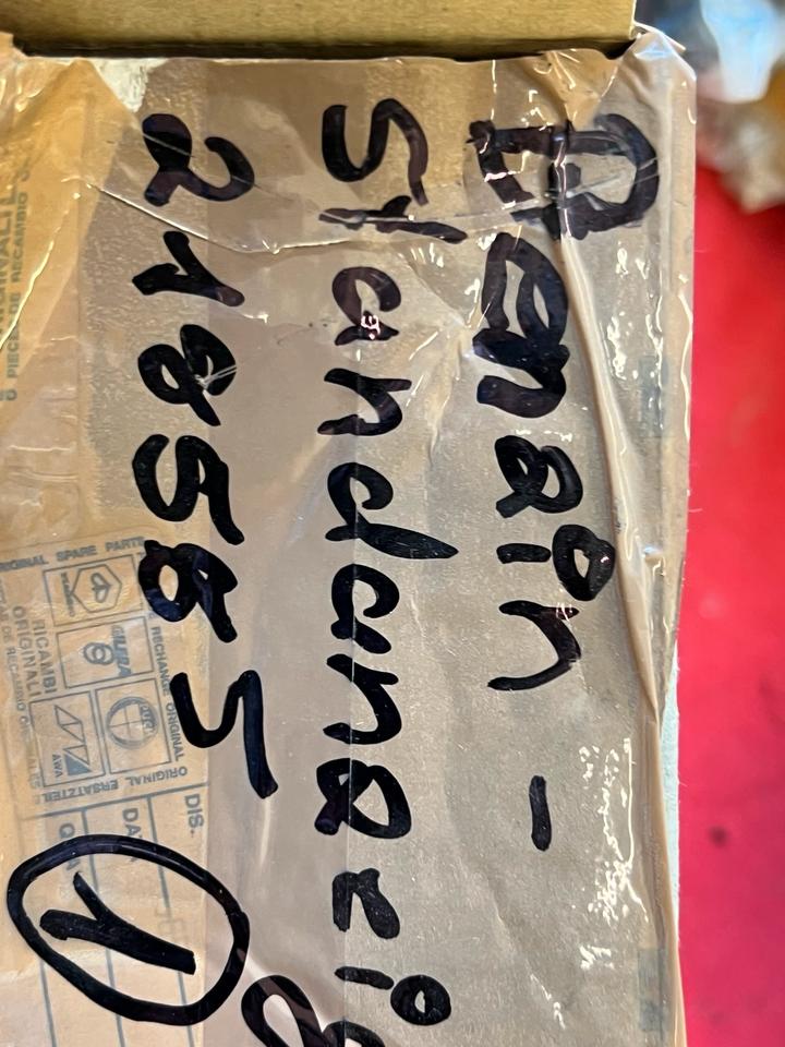 Vespa PX Benzinanzeige 218585 neu Orginal 40€