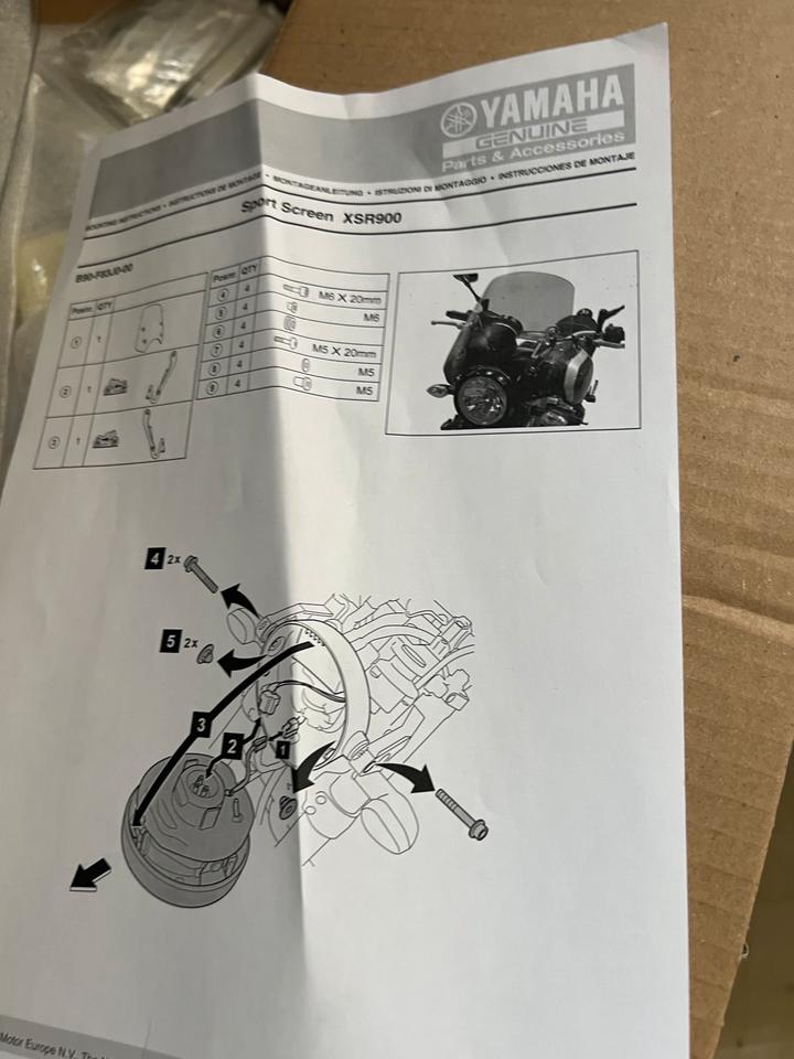 Yamaha XSR 900 Sport Scheibe neu B90-F8 J0-00 120€