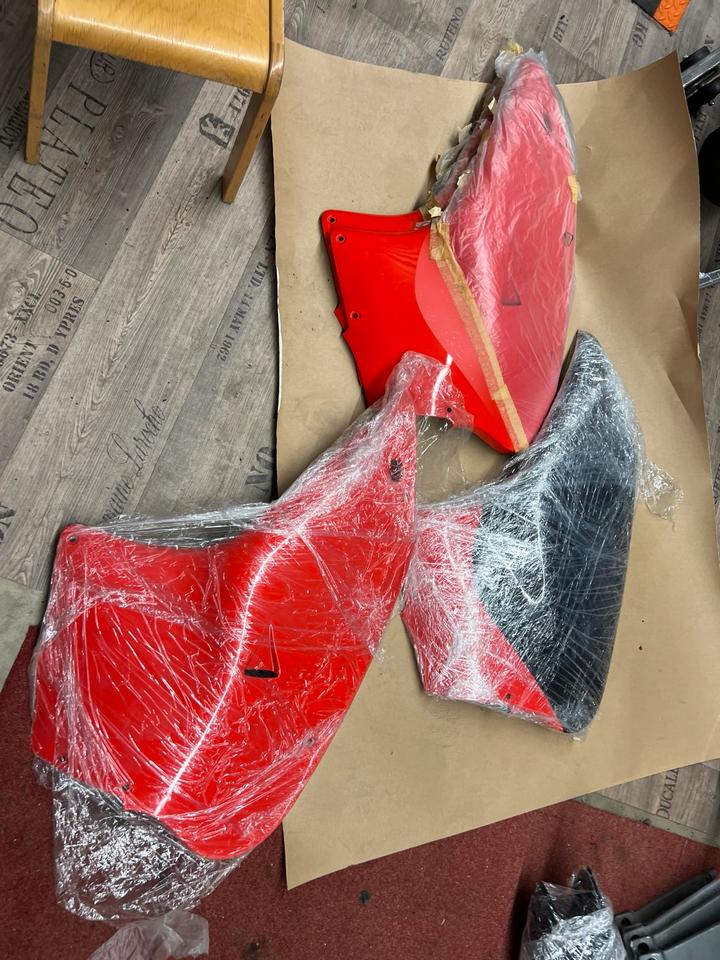 Aprilia RS 50 Verkleidung dis 103056 Seitenteil links neu