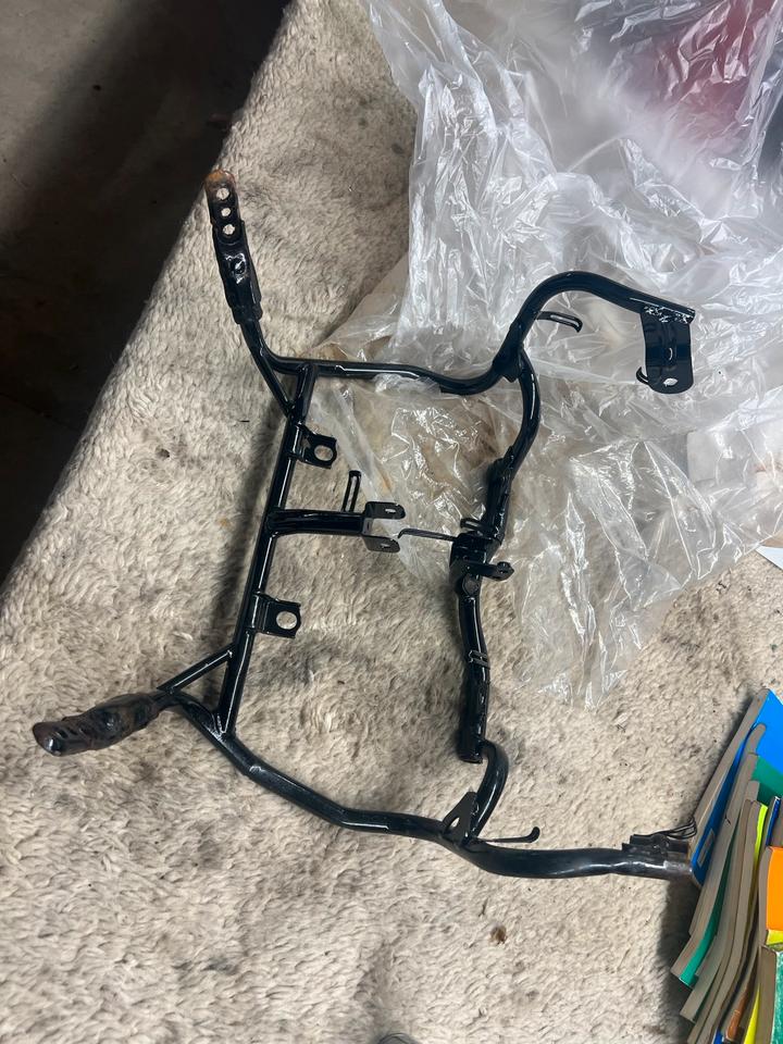 Suzuki GSXR 1100 1992 Verkleidungshalter neu 94510-41600-000