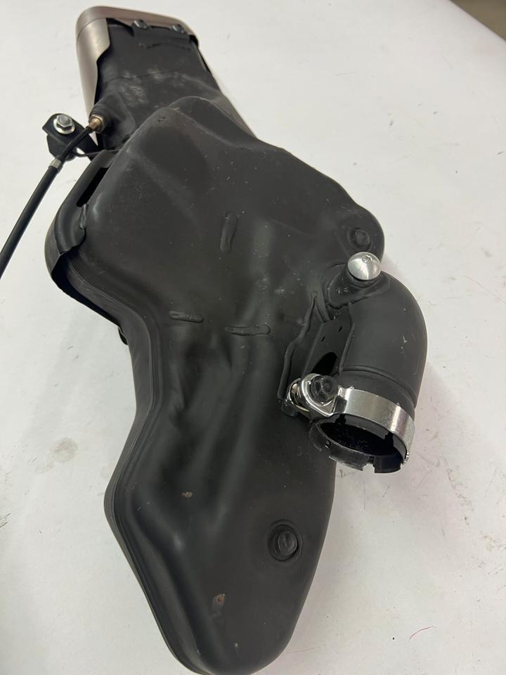 Auspuff Honda CBR 1000R 2011 von Neufahrzeug abmontiert 110€